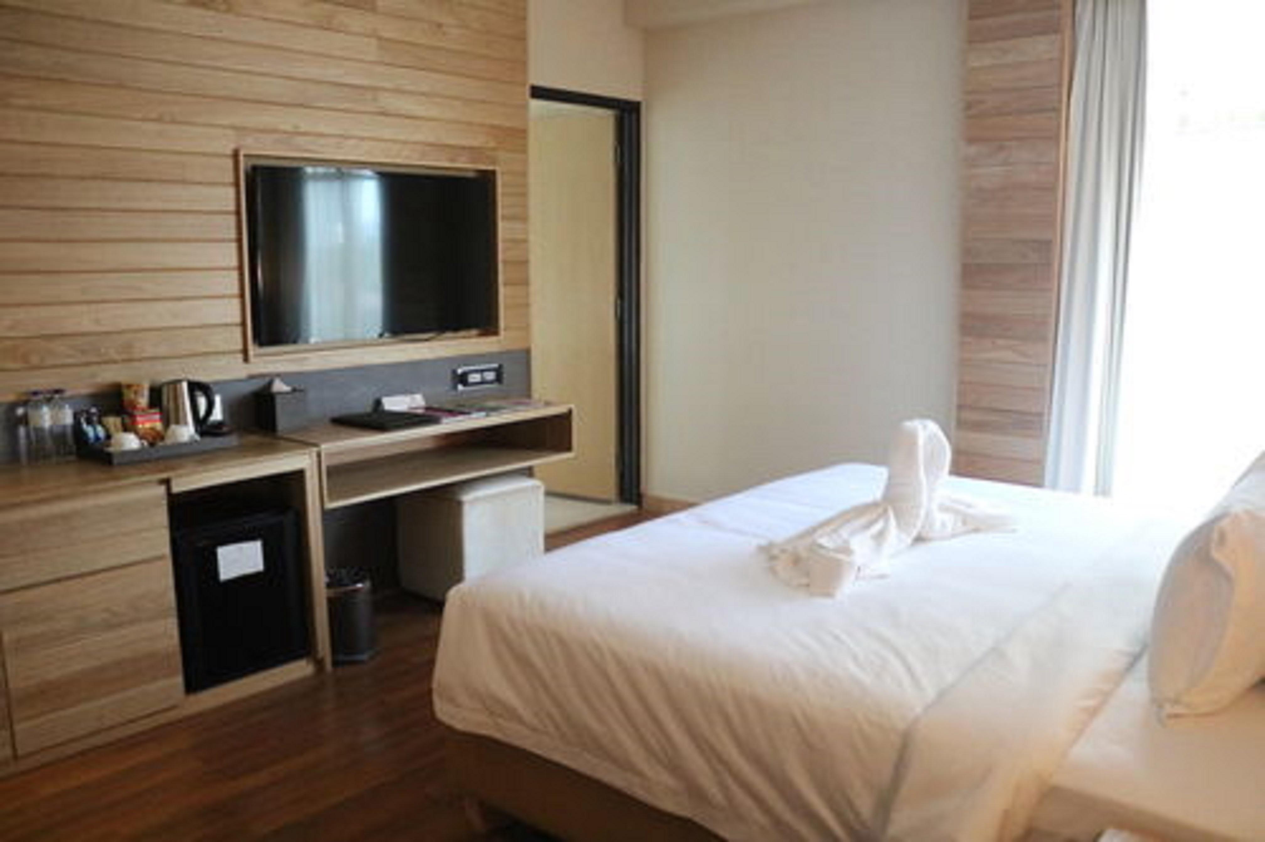 Vouk Hotel Suites, Penang Джорджтаун Экстерьер фото