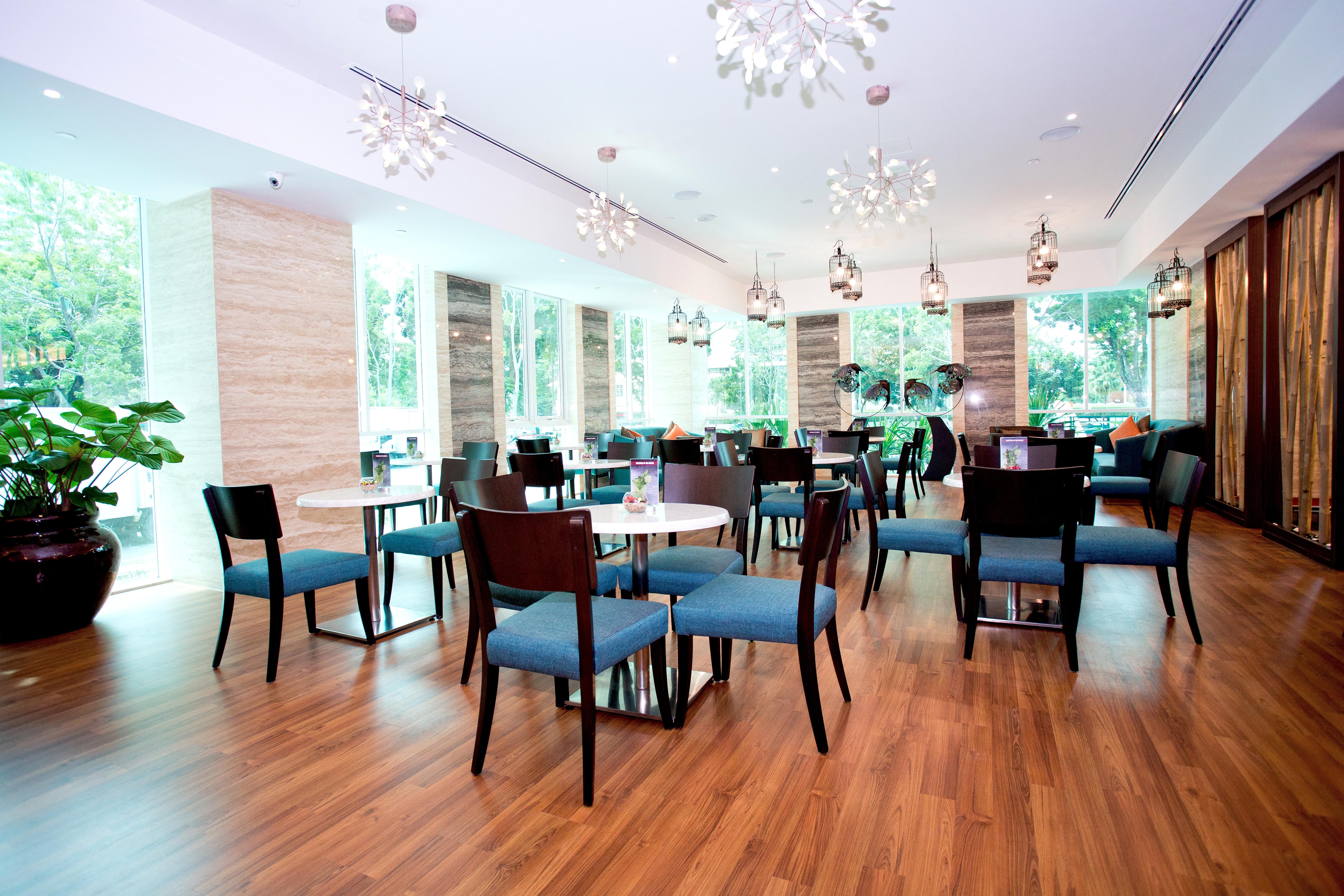 Vouk Hotel Suites, Penang Джорджтаун Экстерьер фото